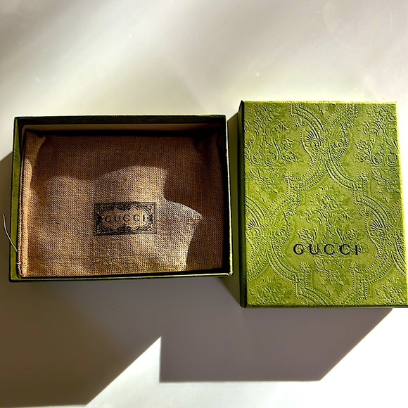 Authentic GUCCI Card Case. - Picture 6 of 7